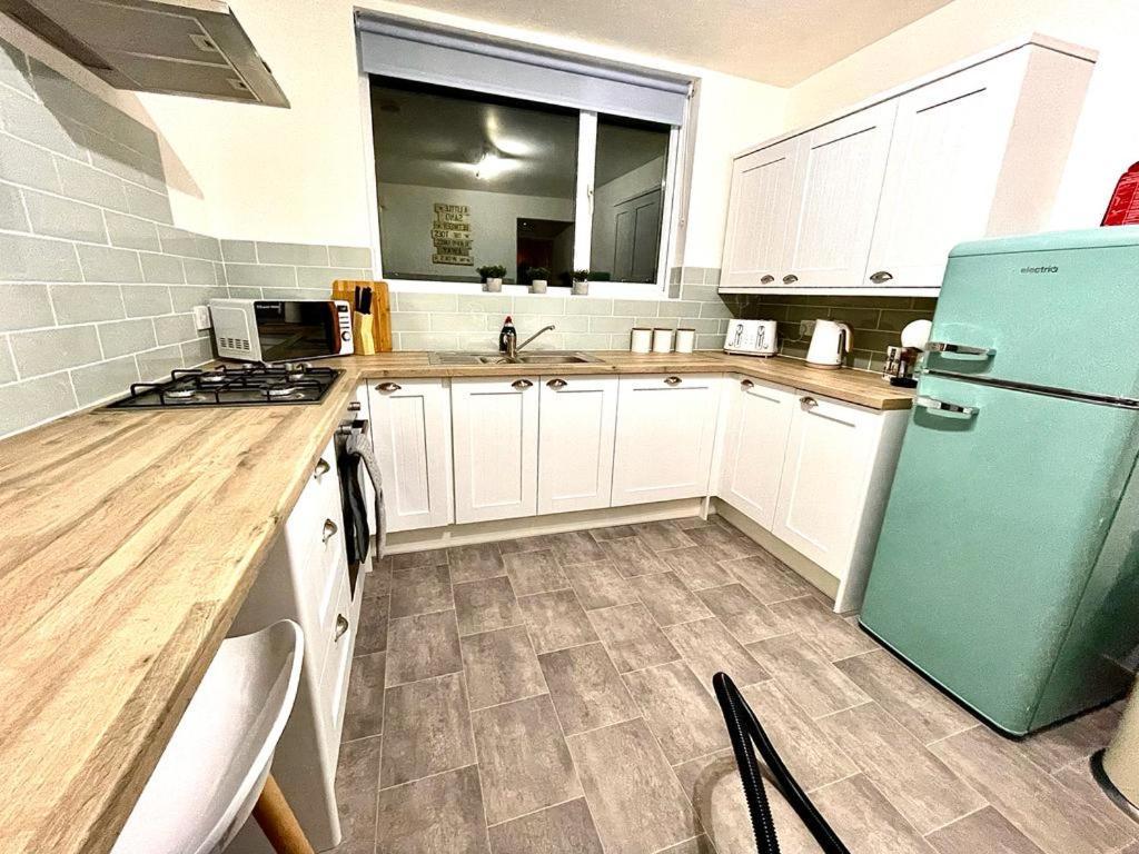Harbour Loft! Newly Refurbished 3 Bed Flat! Appartement Burry Port Buitenkant foto