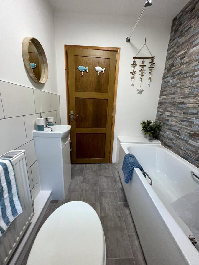 Harbour Loft! Newly Refurbished 3 Bed Flat! Appartement Burry Port Buitenkant foto