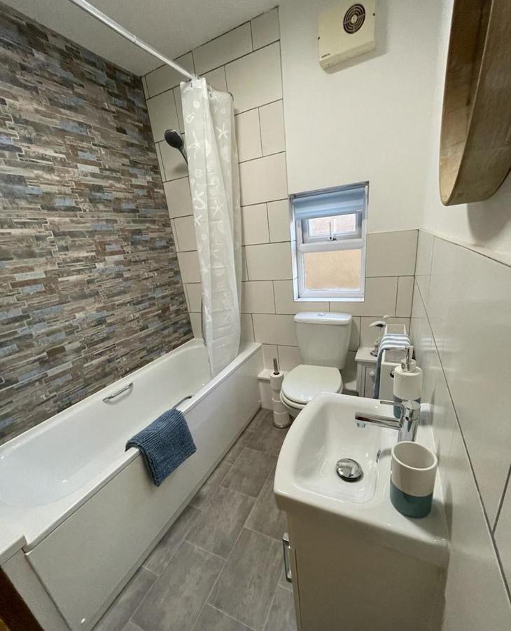 Harbour Loft! Newly Refurbished 3 Bed Flat! Appartement Burry Port Buitenkant foto